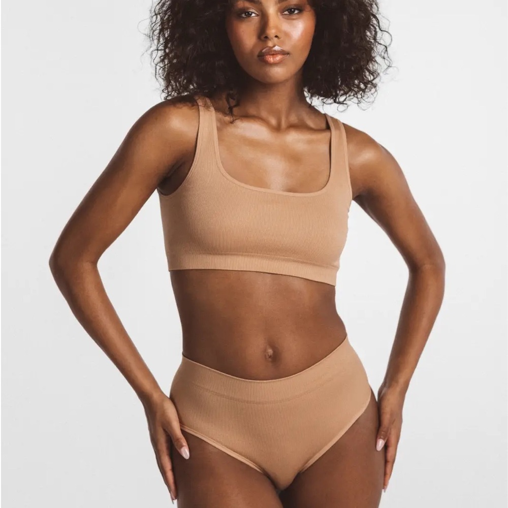 LDMA HIGH SCULPT BRA RIB NWT SMALL